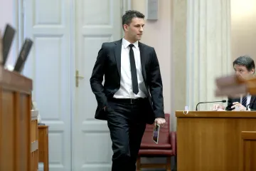 'Ako premijer ne smijeni Kujundžića pokrenut ćemo s oporbom inicijativu za njegov opoziv'