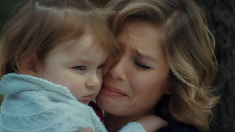 Melek ostavlja Bahar Huliji i Kerimu te je spremna za novu stranicu u životu (Djevojka sa sela