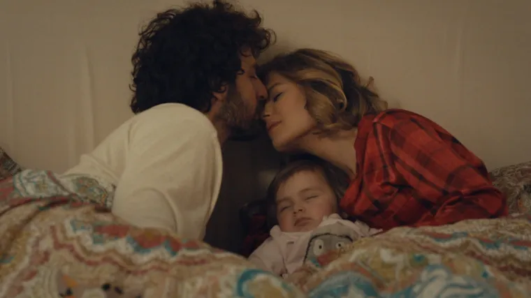 Hulija saznaje tko stoji iza svega &scaron;to se događa obitelji. Husejin se suoči s Hazerom (Djevojka sa sela)