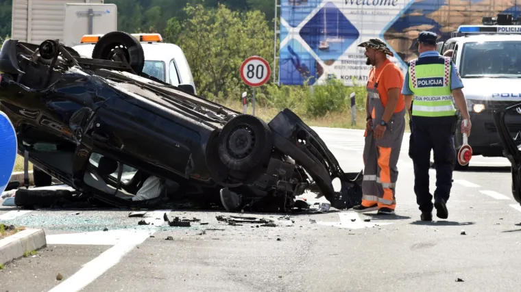 Ubila je vozača auta u koji se zabila, a ozlijedila ženu i dijete
