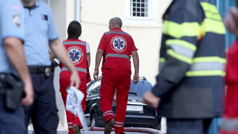 VIDEO U požaru u psihijatrijskoj bolnici kod Rijeke jedna osoba poginula, vi&scaron;e njih je ozlijeđeno!
