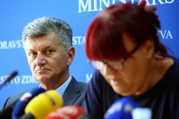 Nakon najavljenih tužbi, Kujundžić opet prijeti: 'Tražit ću oduzimanje licenci Linić, Jovanoviću i Petrovu'