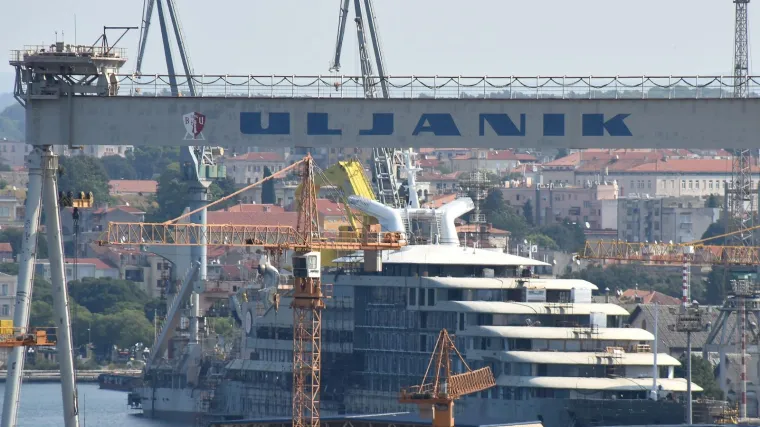 Radnici Uljanika najavili o&scaron;tre mjere: 'Ako do sutra nema plaće za 4.500 radnika, krećemo u &scaron;trajk'