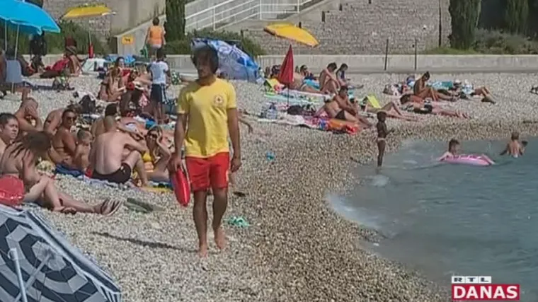 Proveli smo dan sa spasiocima na plaži: Reagiraju na kritične situacije, često i na ljudsku glupost