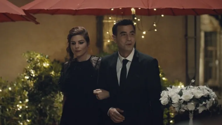 Nakon zaruka između Zejnep i Husejina Kerim pokreće istragu uslijed koje nestaje (Djevojka sa sela)