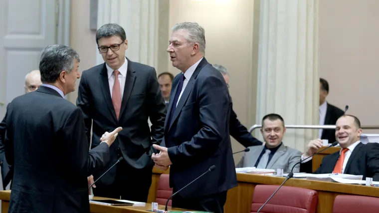 'Kujundžić je nesposobni ministar koji zloupotrebljava moć za obračun s oporbenim političarima'