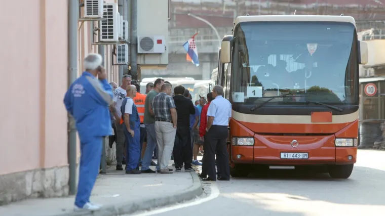 Radnici 3. maja direktora nisu pustili u autobus za Zagreb: 'Njemu se vi&scaron;e ne može jamčiti sigurnost '