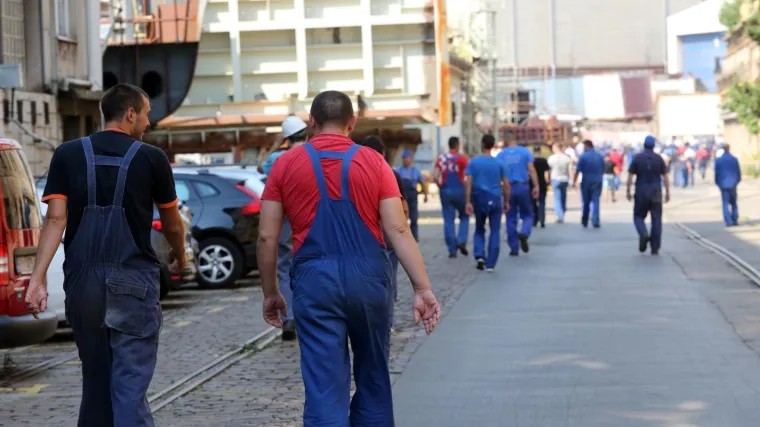 Nastavljen &scaron;trajk u 3. maju: Radnici očekuju da se do petka osigura novac za dvije plaće