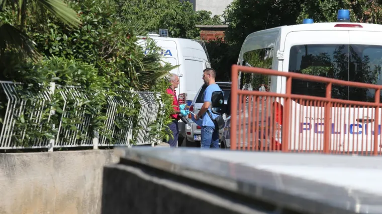 Jednogodi&scaron;nje dijete upalo u plastičnu kantu s vodom i utopilo se, tijelo prona&scaron;la majka (19)