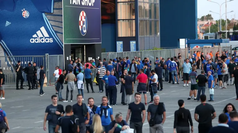Okupilo se 28,277 navijača, pro&scaron;lo je bez nereda, ali bilo je privedenih