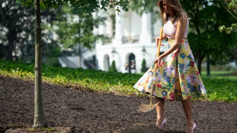 Melania &scaron;tihala zemlju u &scaron;tiklama i suknji vrijednoj 25 tisuća kuna