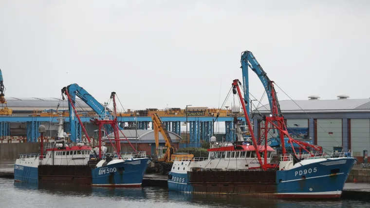 Rat za skupocjene &scaron;koljke: Bijesni ribari sudarali se brodicama i bacali kamenje