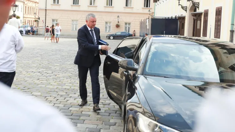 Iznenadni obrat - sporni natječaj od 35 sekundi bit će poni&scaron;ten: 'Pripremit ćemo vi&scaron;e novca'