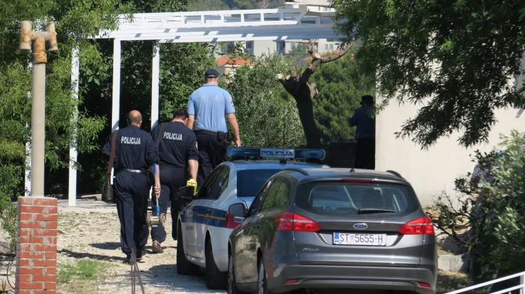 Poku&scaron;ao pobjeći pa slomio nogu: U Makarskoj uhićen srbijanski kriminalac zbog krađa motocikala