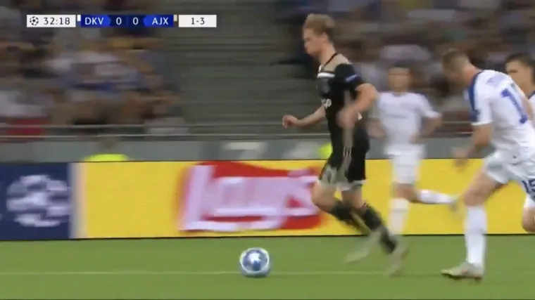 Nizozemski wunderkind odigrao je perfektnu utakmicu protiv Dinama i vratio Ajax u Ligu prvaka