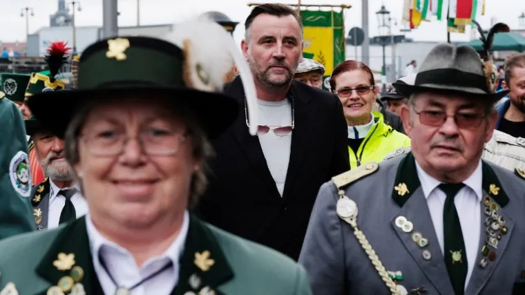 Žene sve više naginju populističkim desničarskim strankama i imaju radikalnije stavove od muškaraca