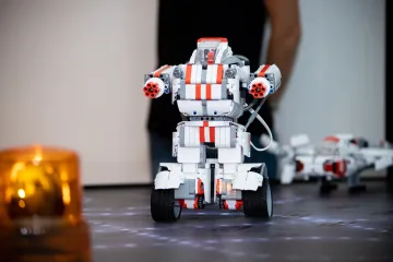 Mi Robot Builder: Tehnologija koja spaja u fokusu je nove kampanje Tele2