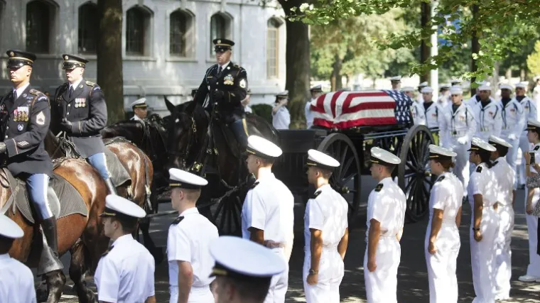 Velik dio ispraćaja organizirao je sam, tako i pozive biv&scaron;im predsjednicima