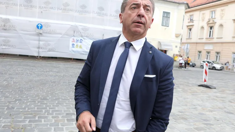 HDZ-a! Jednoglasno su odlučili da ga vi&scaron;e ne žele u stranci