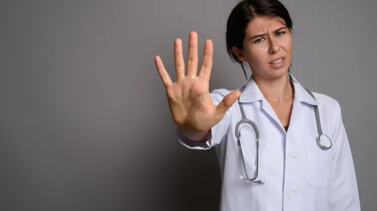 Liječnik razbjesnio javnost tekstom: 'U redu je da žene primaju manje plaće od mu&scaron;karaca'