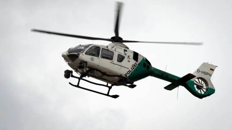 Udario u krov tvornice, četiri osobe poginule