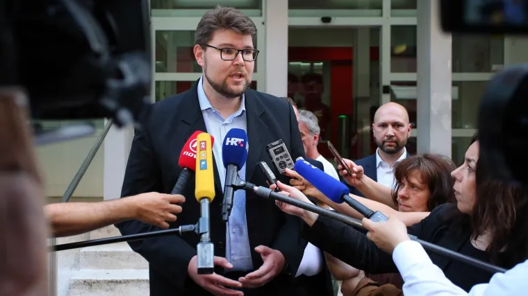 'Nemam pravo odustati. Postali smo predmet sprdnje. Treba popraviti prvo SDP, a onda i državu'