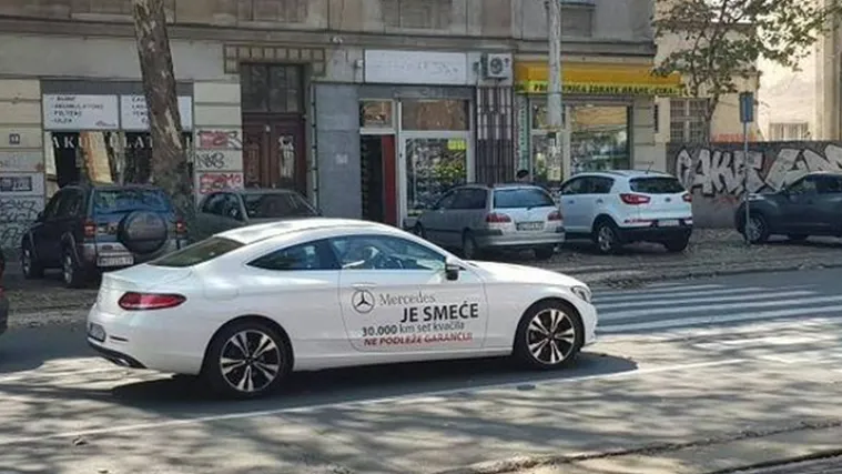 Srbin poludio zbog garancije i fino 'ukrasio' auto - da svi vide kakvo je smeće