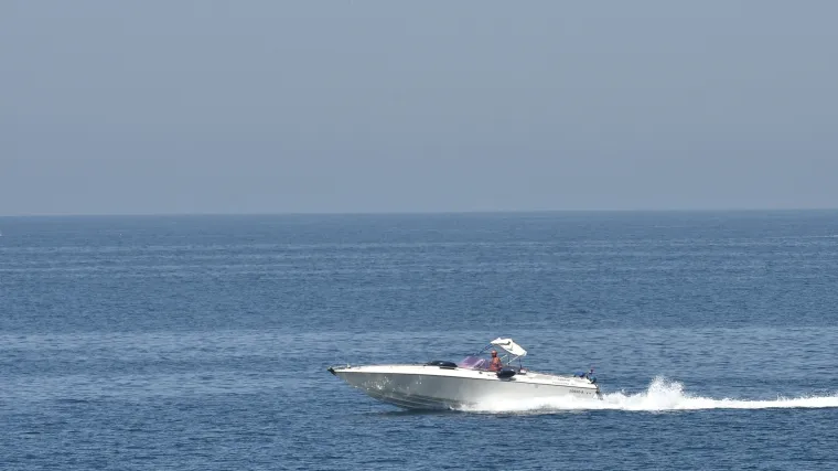 VIDEO Hoće li ih netko sankcionirati? Skuterima i gliserima neodgovorno jure uz samu obalu!