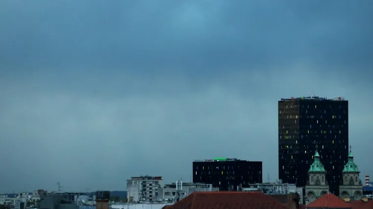 Subota je počela s oblacima, ki&scaron;om i mokrim kolnicima; do kraja dana bit će jo&scaron; promjena