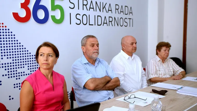 Bandić rupe u proračunu i Holdingu krpa kreditima, ali na zastupnicima svog kluba nikada ne &scaron;tedi