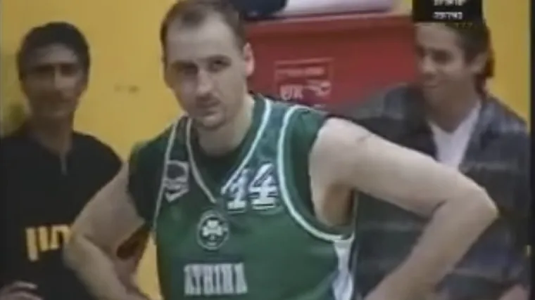 'Lik me pljune i akcija reakcija po&scaron;aljen ja lipo njega na spavanje'