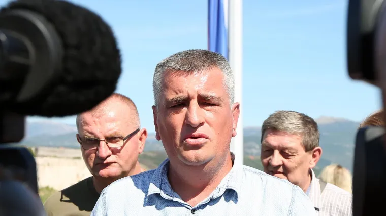 'Prekinite sve diplomatske odnose sa Srbijom'