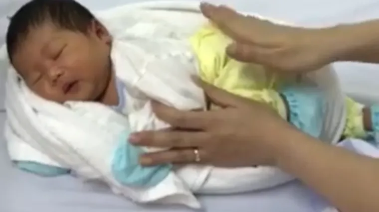 Medicinska sestra otkrila trik: u tren oka uspavajte bebu pomoću ove jednostavne metode