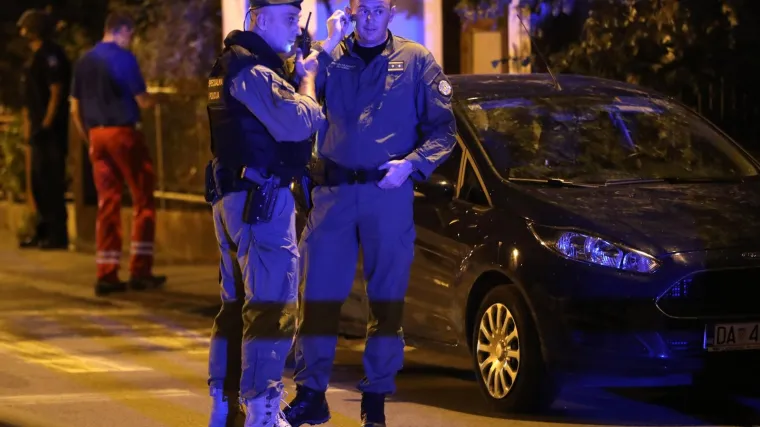 Nakon pucnjave u Vukomercu privedeno 19 osoba, propucano sedam automobila