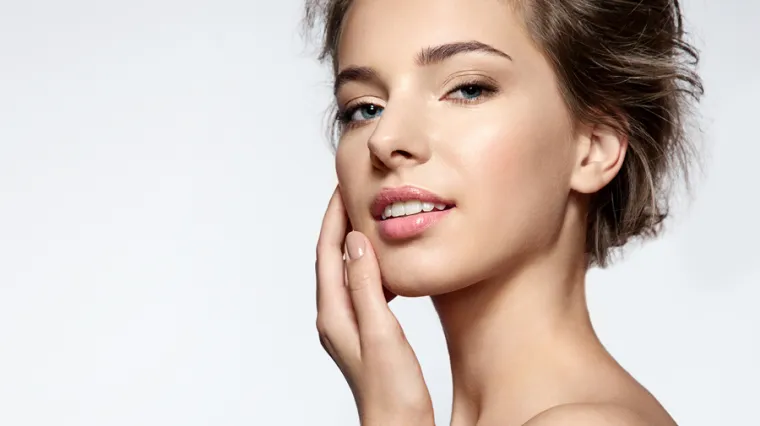 Stručnjaci iz dm-a savjetuju: Odaberite prirodnu kozmetiku za njegu mlade kože