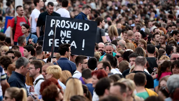 'Pokažimo da nismo ovce za &scaron;i&scaron;anje, dignite svoje guzice i pojavite se!'