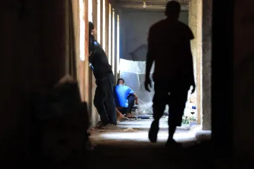 Šestorica odbijenih azilanata u bečkom pritvoru podmetanjem požara pokušala samoubojstvo