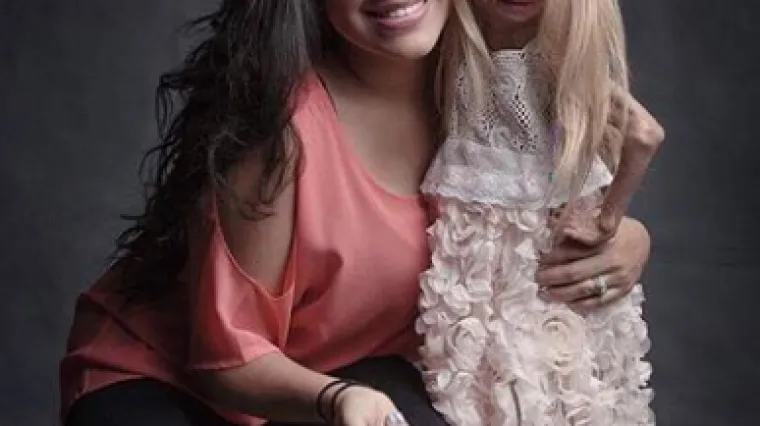 11-godi&scaron;nja djevojčica s rijetkom bole&scaron;ću zbog koje stari prerano broji tisuće fanova