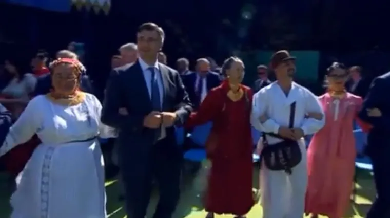 Uskočio u Šokačko kolo u Vinkovcima i pokazao što zna