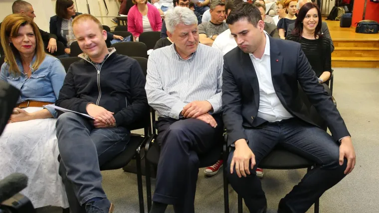 Komadina sad uvjerava da Bernardića nitko nije lomio i da ima podr&scaron;ku Predsjedni&scaron;tva