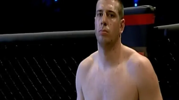 Ubijen poznati MMA borac, napadač u&scaron;etao u restoran i ispalio dva metka u njega