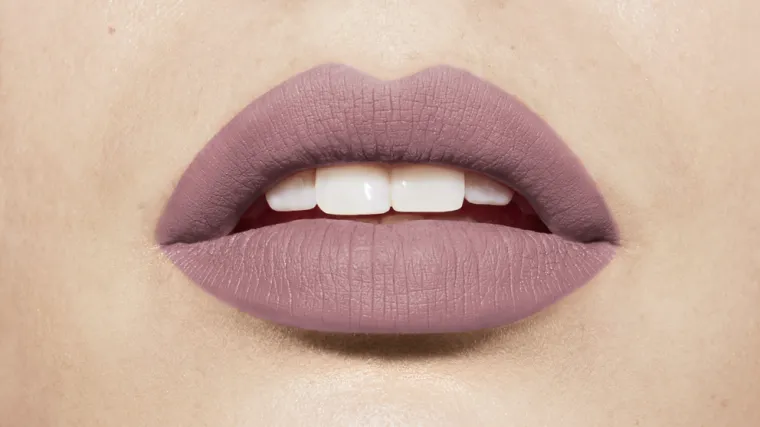 Novi ruževi obogaćeni hidratantnim kompleksom u koje ćete se odmah zaljubiti