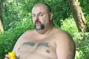 U 'FARMU' UŠAO ČOVJEK S OGROMNOM 'SIEG HEIL' TETOVAŽOM: 'Dođe mi da potučem pola sela i ostavim zadnji metak za sebe'