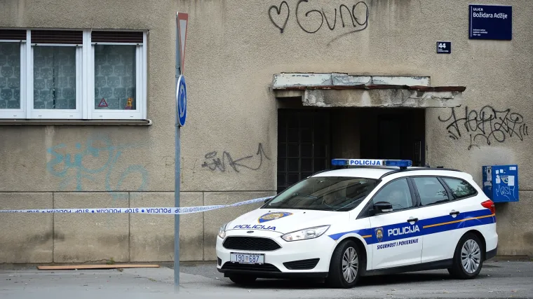 Operiran dječak koji je pao s 3. kata: 'Ima vi&scaron;estruke prijelome lubanje, ostaje na intenzivnoj njezi'