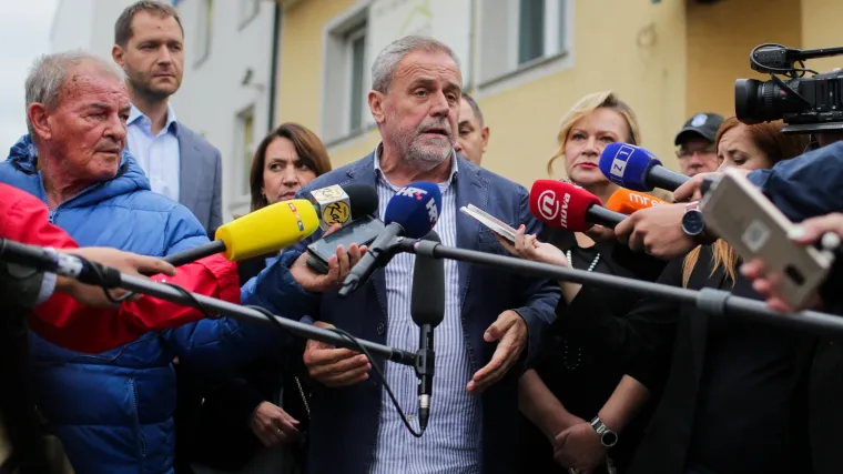 Bandić na mjestu pucnjave: 'U pitanju su Romi, no suzdržimo se od stigmatizacije