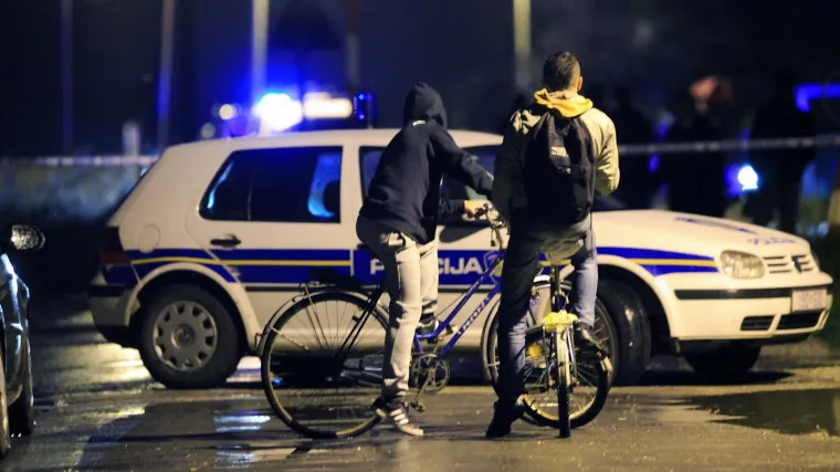 Posvađali se u 5 ujutro, pa je jedan od njih sjeo za volan i autom udario drugoga