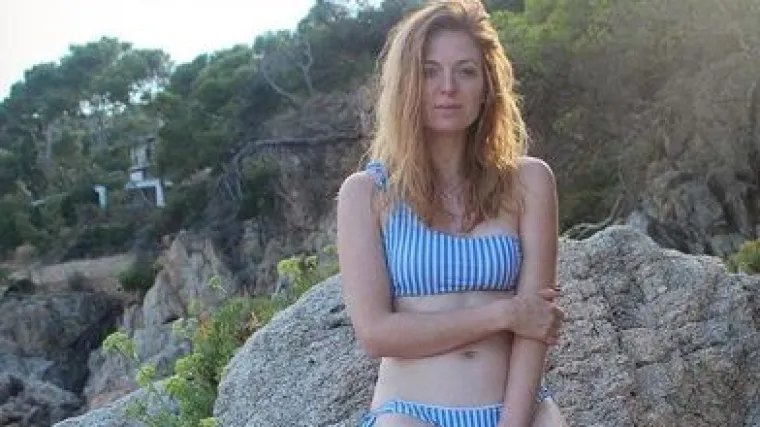 Trudna glumica uživa s dečkom i vadi mast fotkama s plaže