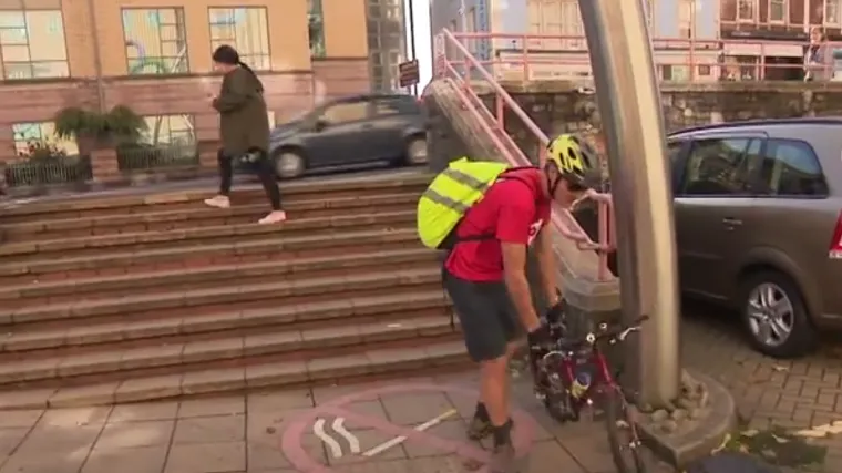 Ovaj tata će voziti oko 350 kilometara na rozom biciklu svoje preminule kćerkice u dobrotvorne svrhe