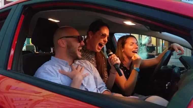 Karaoke i stand-up na WMF-u: Posjetitelji rado zapjevali najdraže hitove, a sve se zbivalo &ndash; u automobilu!