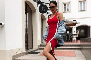 'Wow, top, mačka u crvenom'